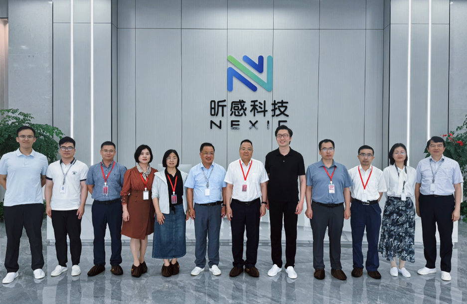 华润微电子董事长何小龙带队莅临昕感科技调研指导