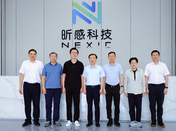 无锡市委常委、江阴市委书记许峰赴昕感科技走访调研